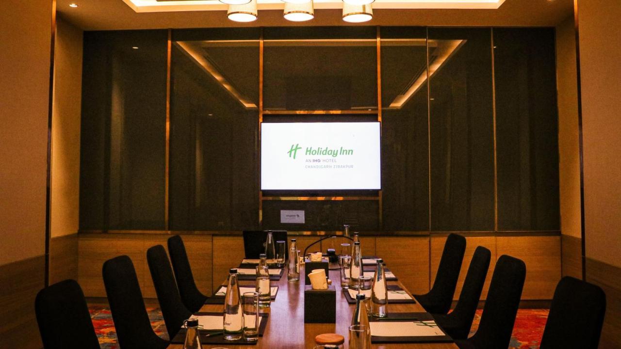 Holiday Inn Chandigarh Zirakpur By Ihg Exterior foto